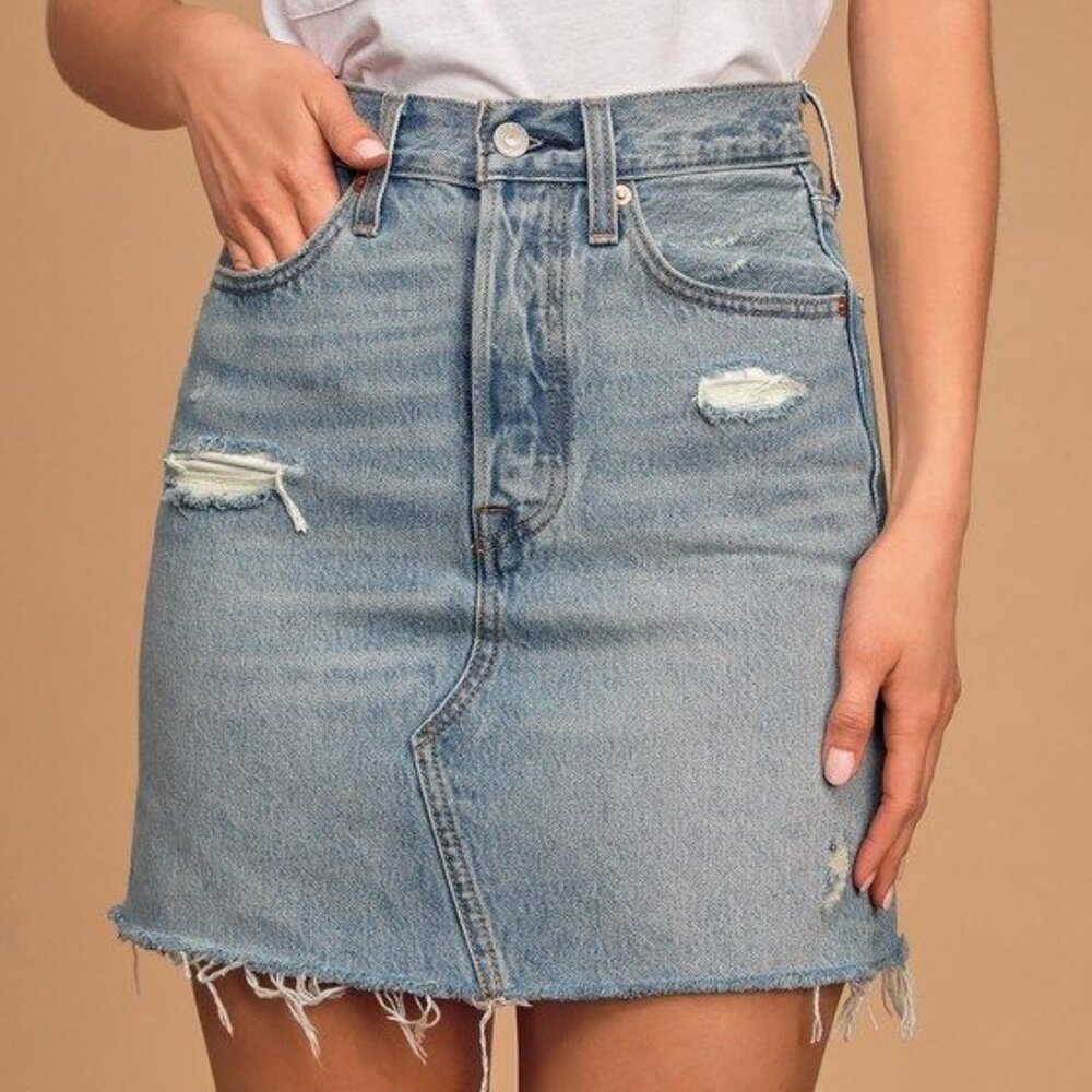 Levi’s Distressed Mini Skirt
